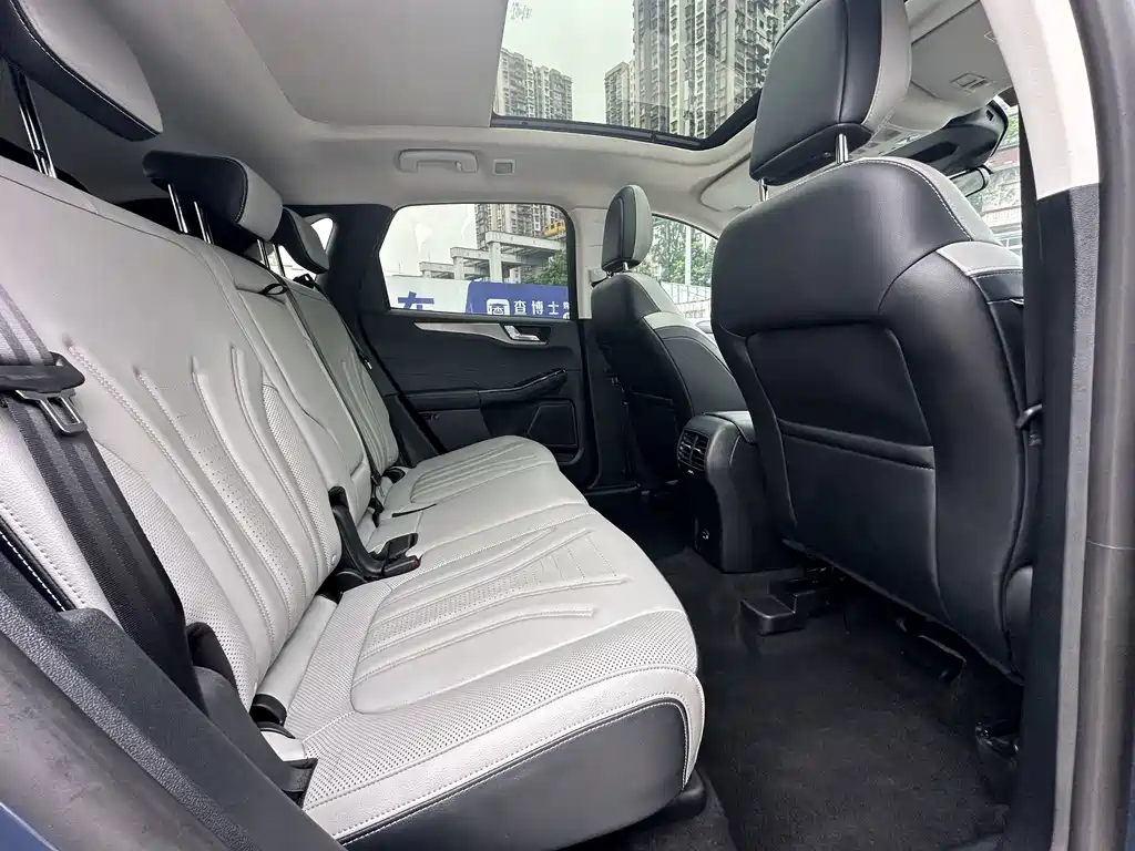 Ford Escape 2023 — фото 12