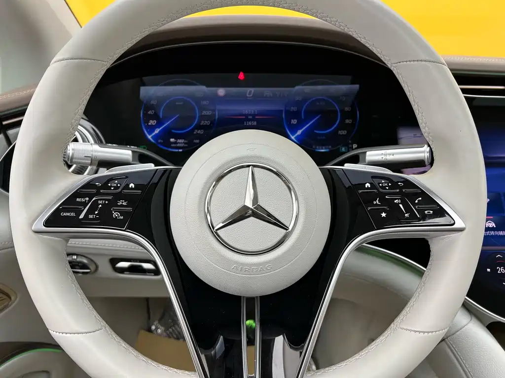 Mercedes-Benz EQS 2024 — фото 12