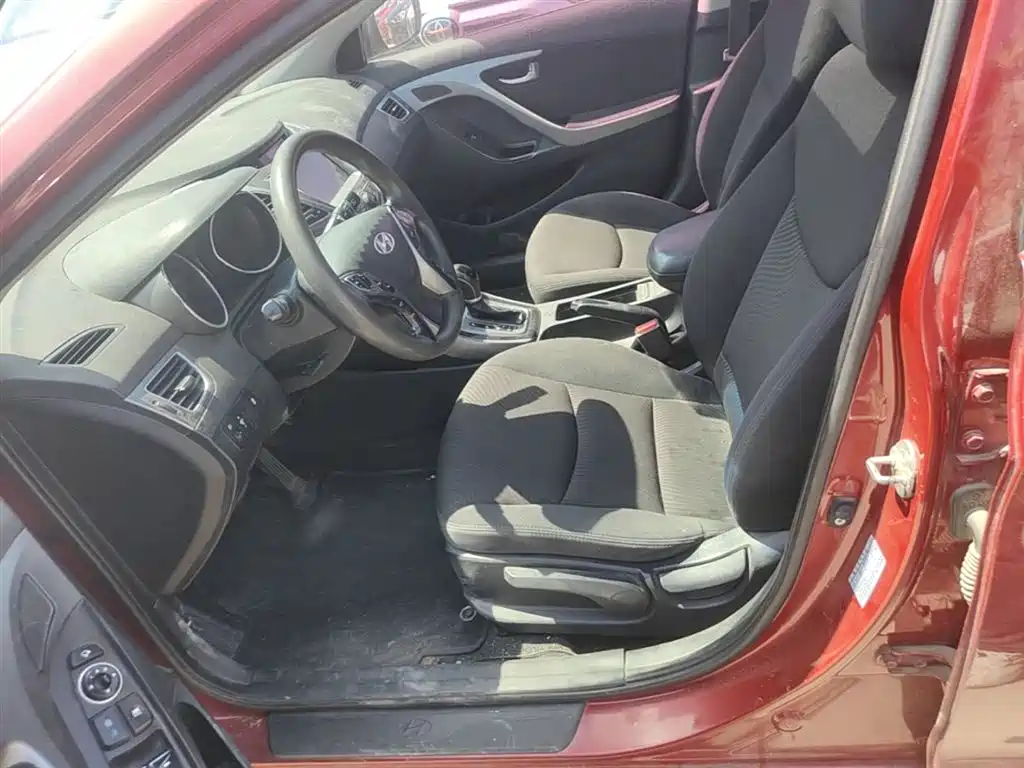 Hyundai Elantra Langdong 2016 — фото 15