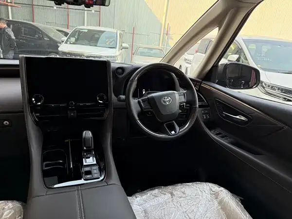 Toyota Alphard 2025