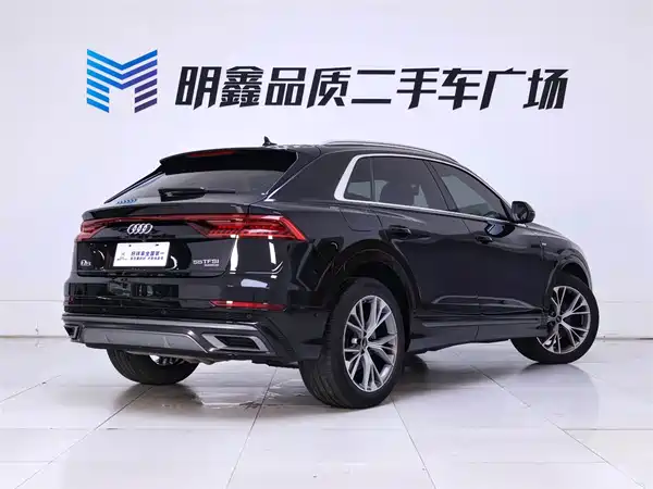 Audi Q8 2023
