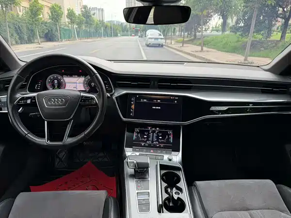 Audi A6L 2020