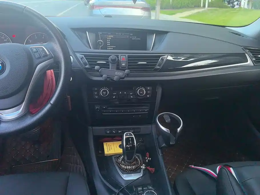 BMW X1 2015 — фото 16