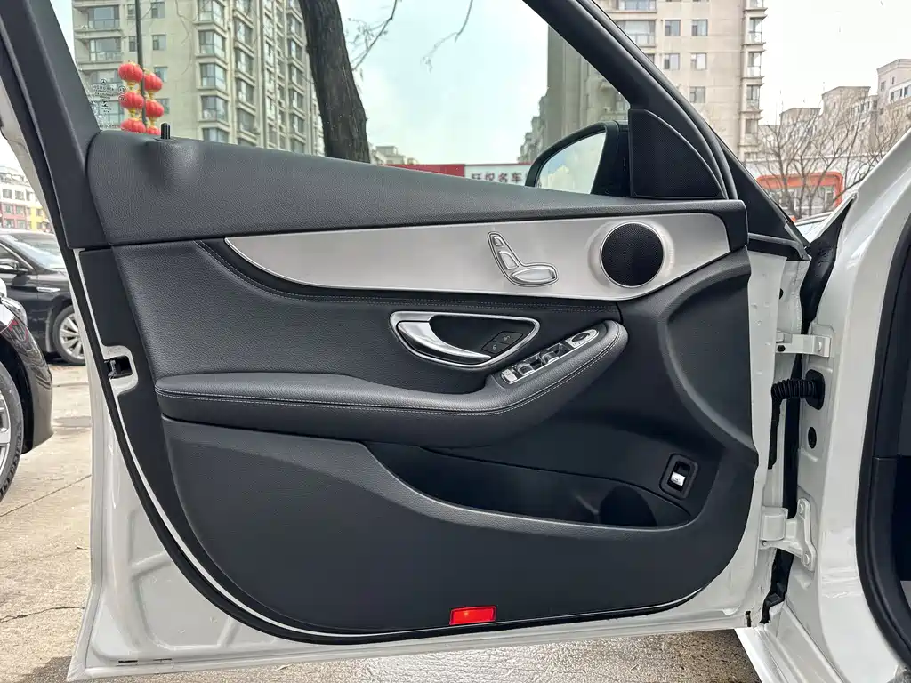 Mercedes-Benz C-Class 2018 — фото 18