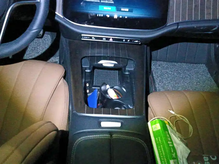 Mercedes-Benz E-Class 2025 — фото 16