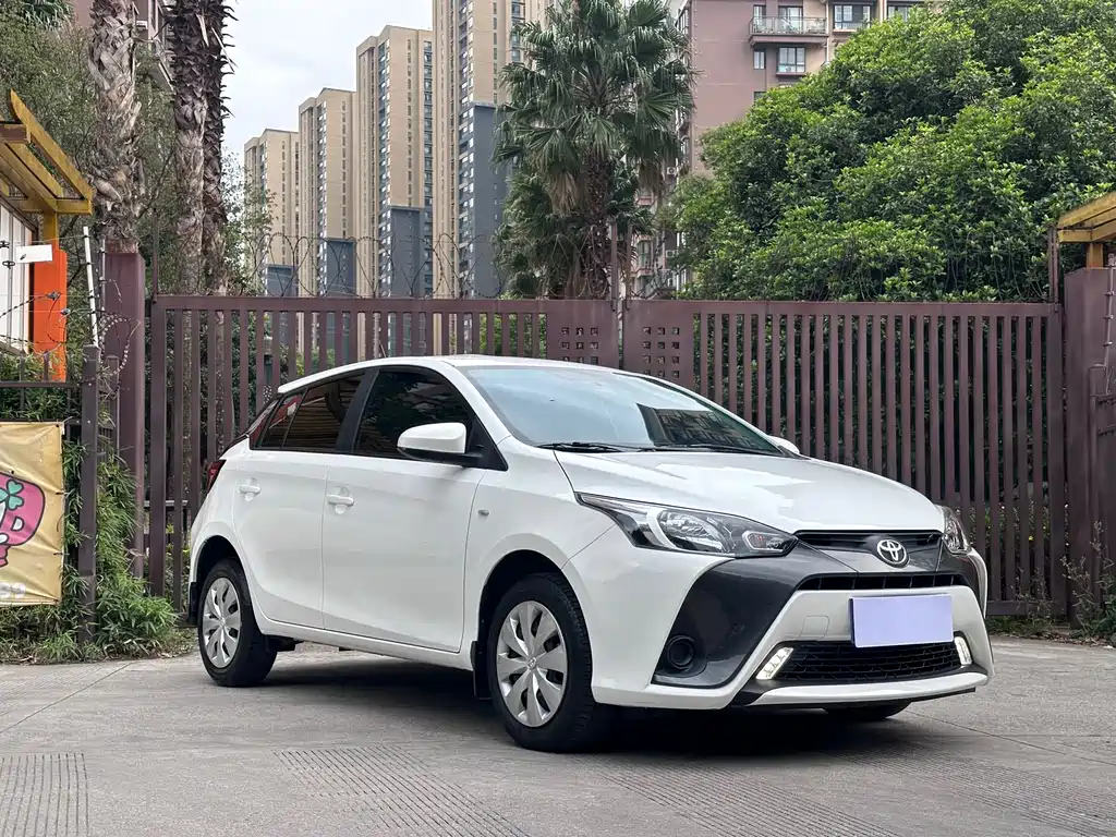 Toyota Yaris L 2019 — фото 3