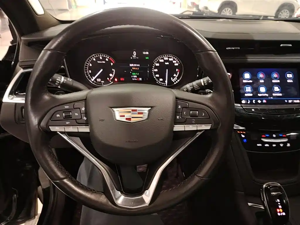 Cadillac XT6 2023 — фото 11