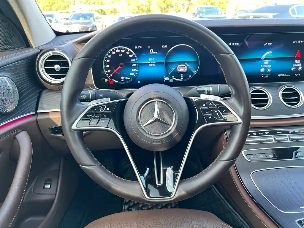 Mercedes-Benz E-Class 2022 — фото 11