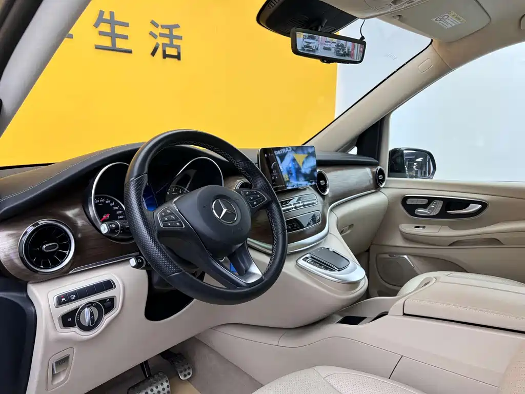 Mercedes-Benz V-Class 2023 — фото 3