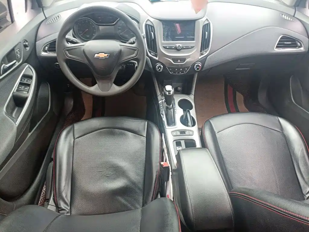 Chevrolet Cruze 2018 — фото 13