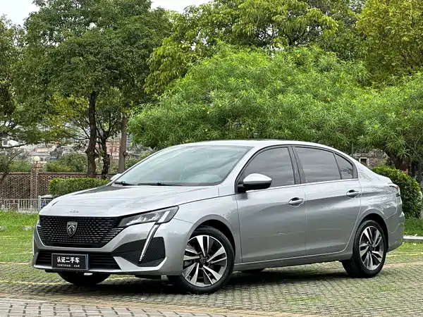 Peugeot 408 2022