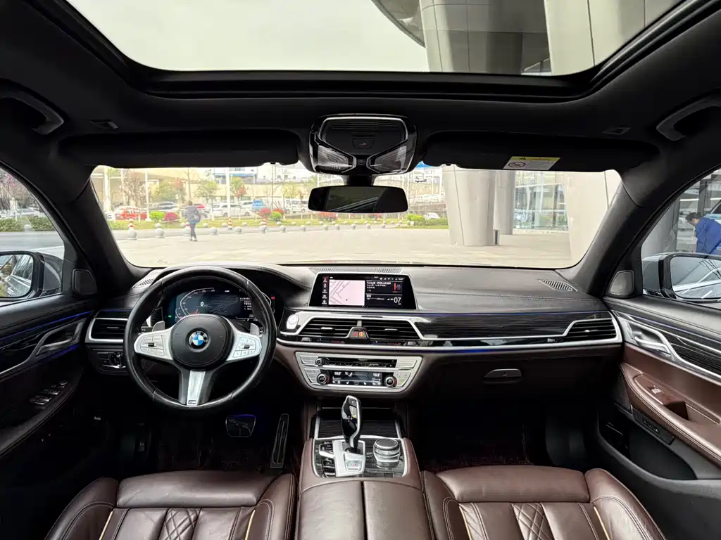 BMW 7 Series 2022 — фото 13