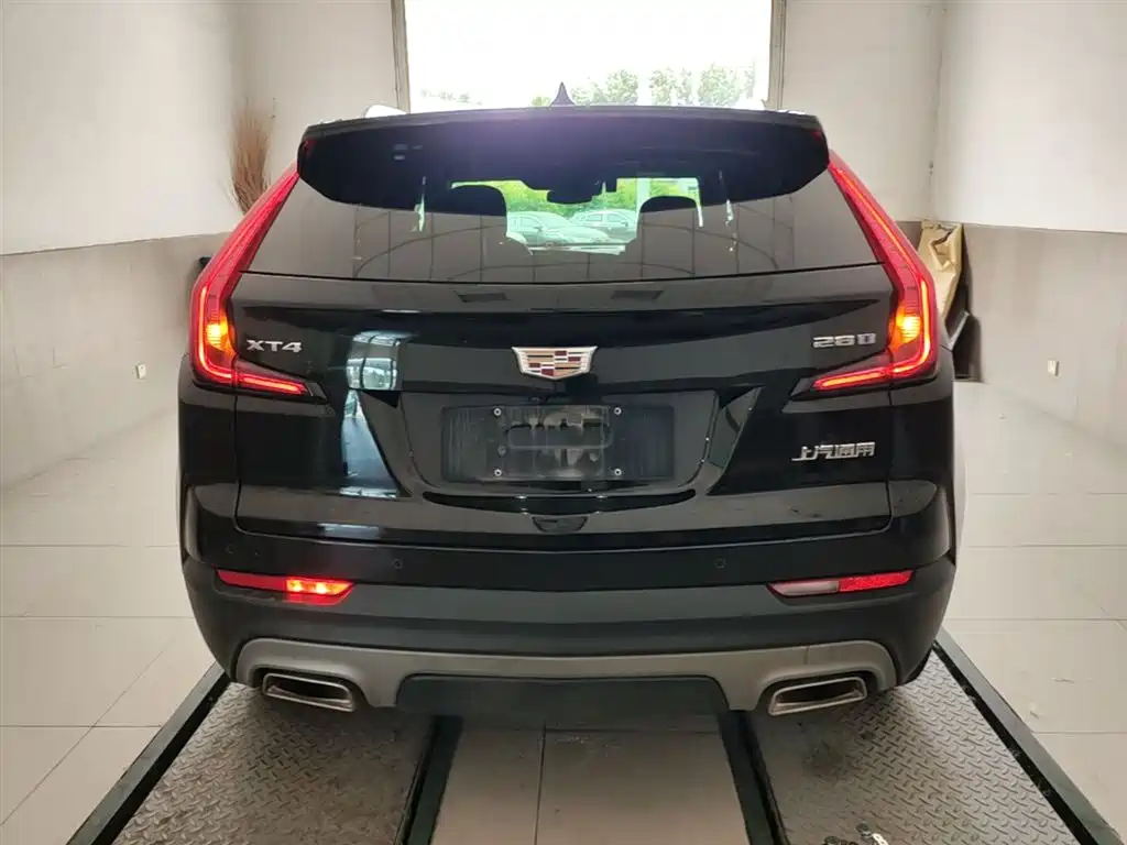 Cadillac XT4 2022 — фото 6