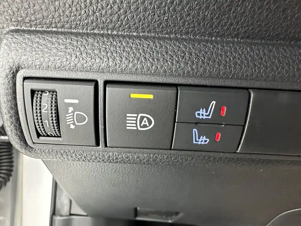 Toyota Corolla 2023 — фото 13
