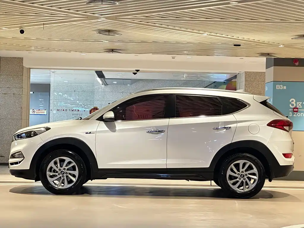 Hyundai Tucson 2018 — фото 15