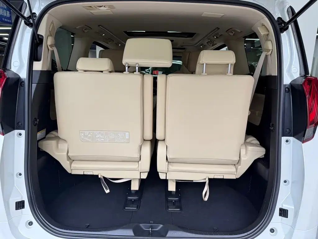 Toyota Alphard 2017 — фото 6