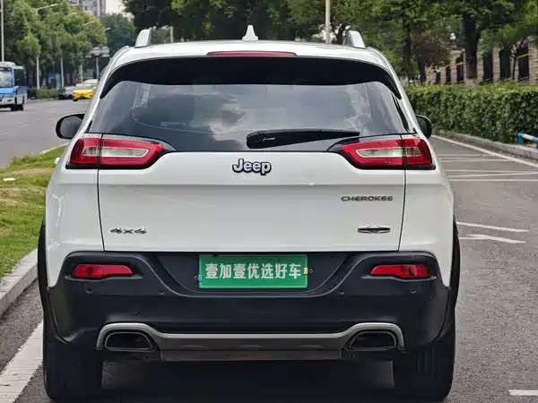 Jeep Cherokee 2016