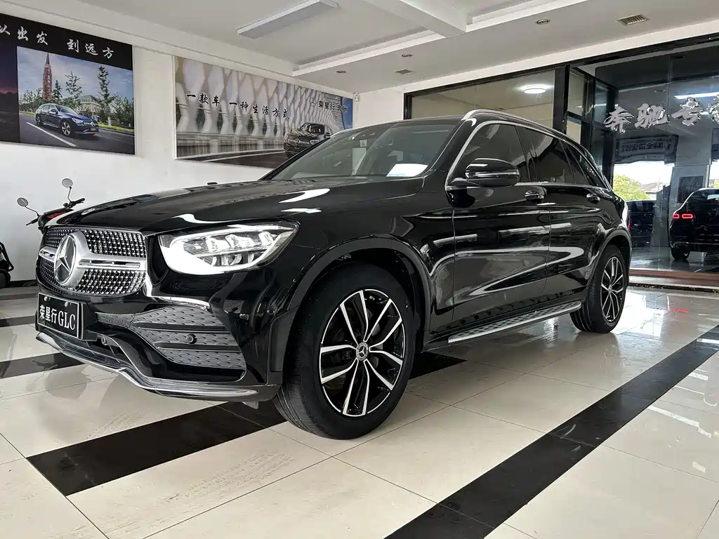 Mercedes-Benz GLC 2022 — фото 1