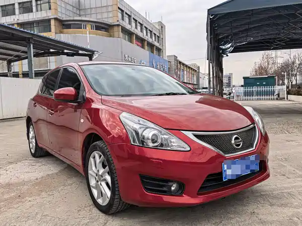 Nissan Tiida 2012