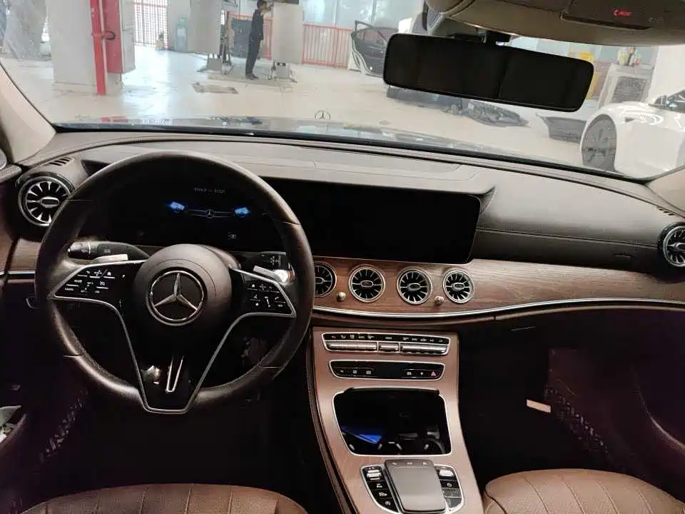 Mercedes-Benz E-Class 2023 — фото 2