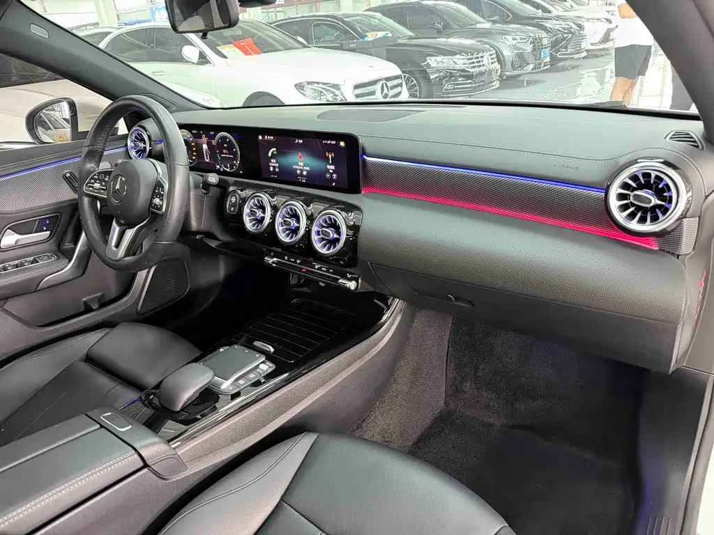 Mercedes-Benz A-Class 2023 — фото 18