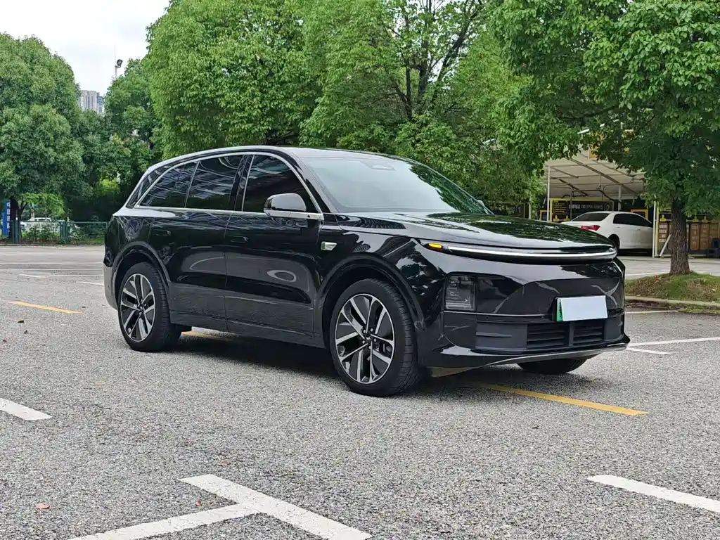 Li Auto Li L6 2025
