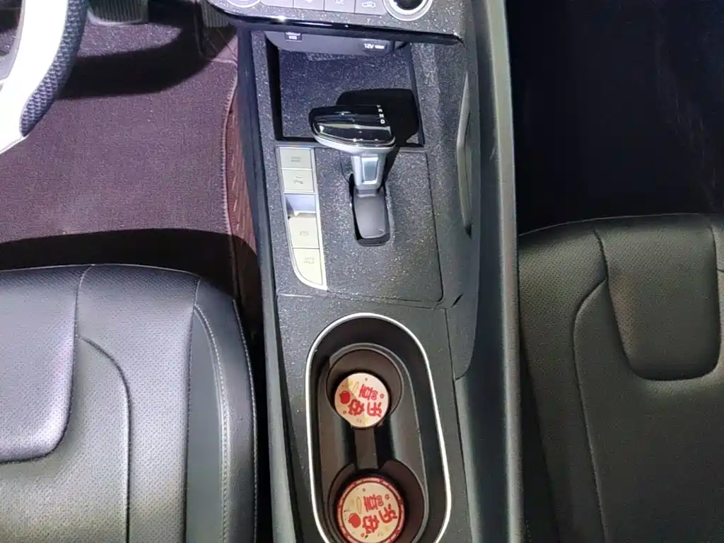 Hyundai Elantra 2023 — фото 14