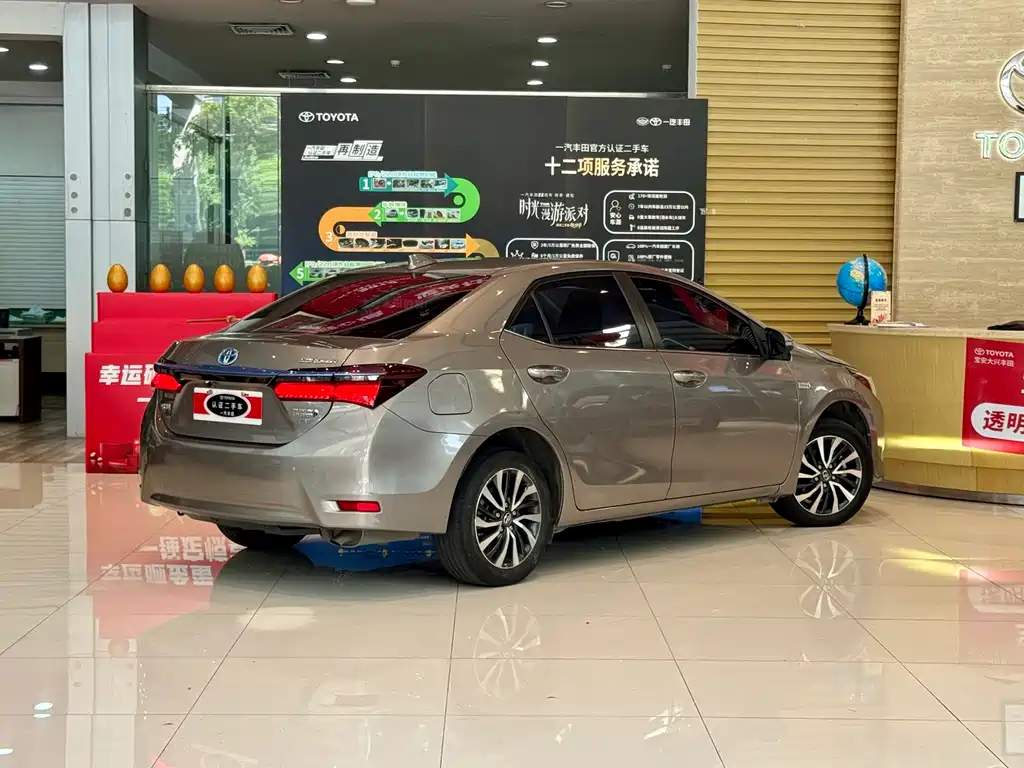Toyota Corolla Hybrid 2022 — фото 2
