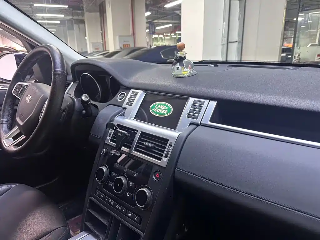 Land Rover Discovery Sport 2019 — фото 16
