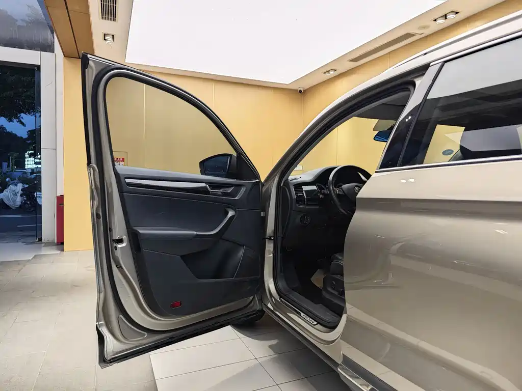 Skoda Kodiaq 2017 — фото 8