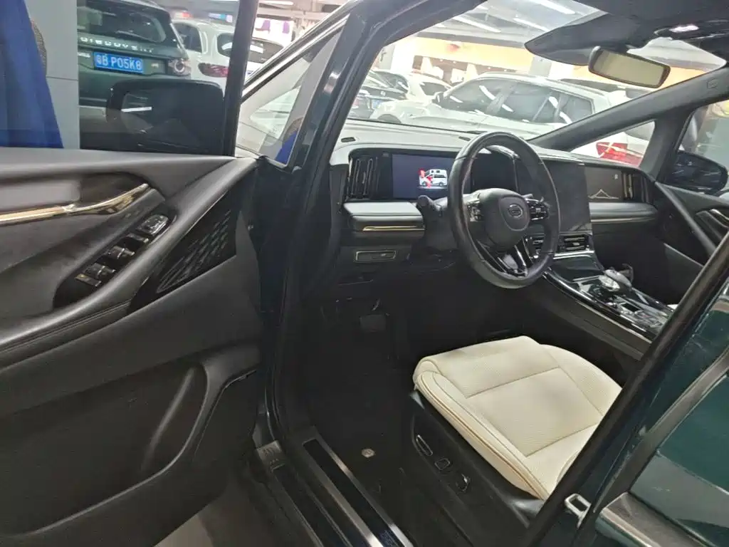 GAC Motor Trumpchi M8 2023 — фото 16