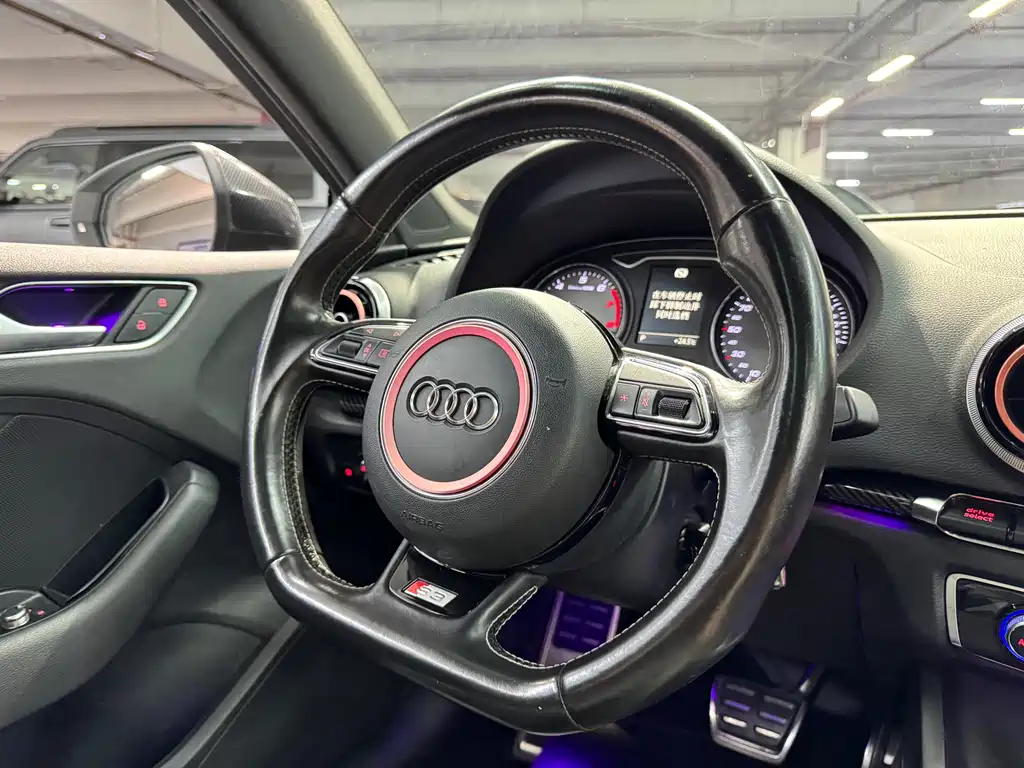 Audi S3 2015 — фото 11