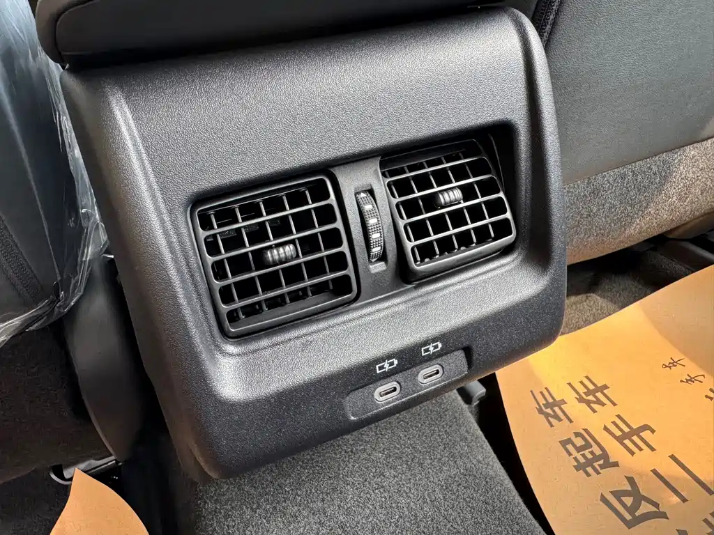 Toyota Camry 2026 — фото 19