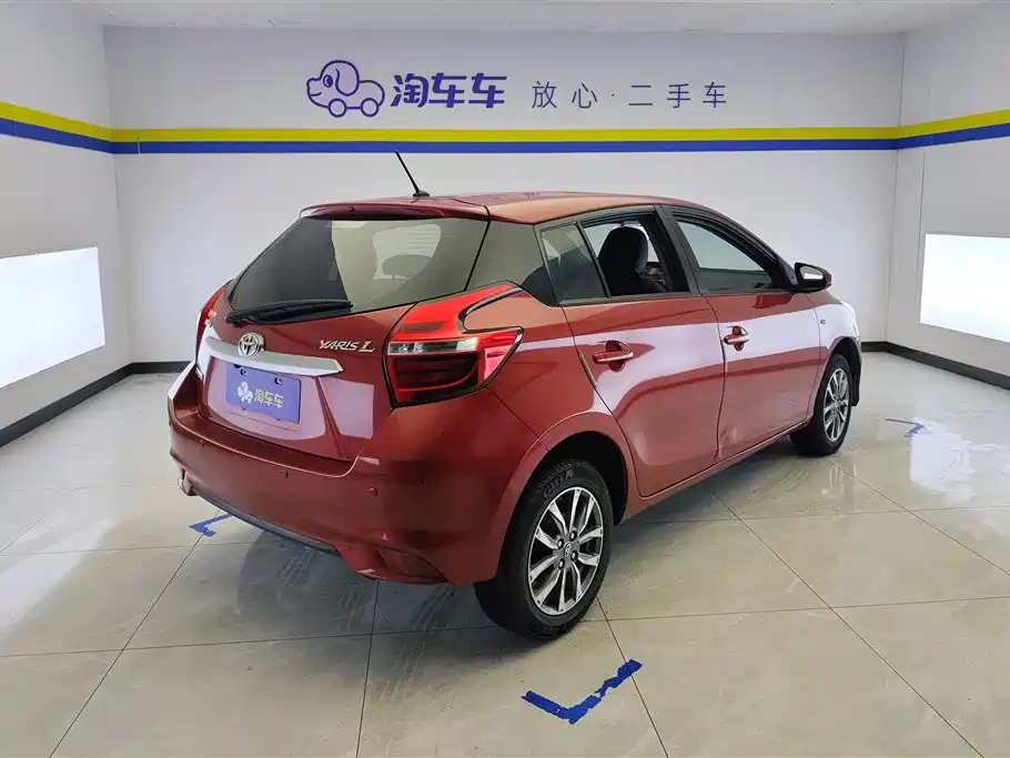 Toyota Yaris L 2021