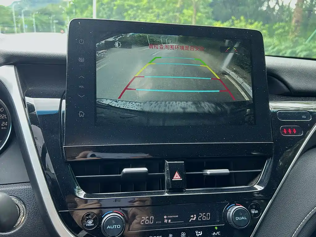 Toyota Camry 2023 — фото 16