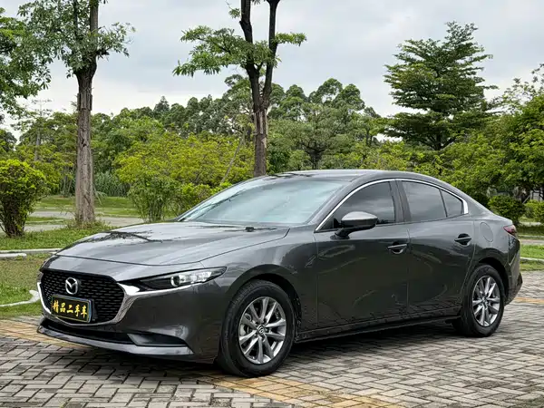 Mazda 3 Axela 2022