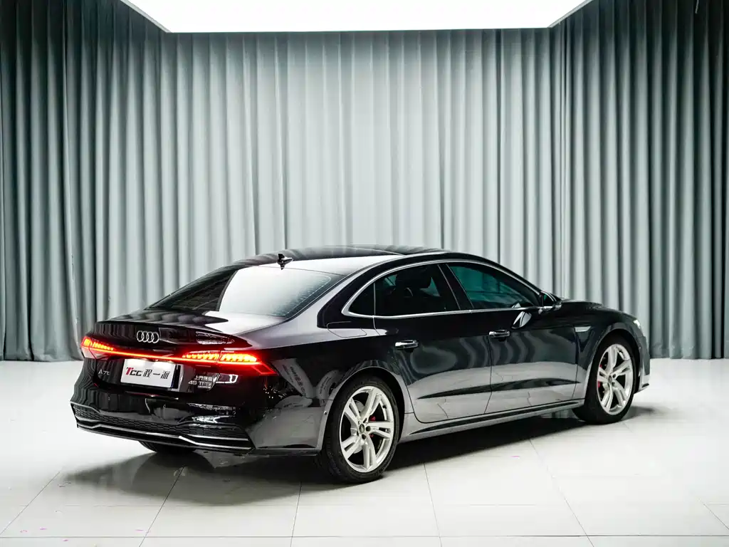 Audi A7L 2024 — фото 10