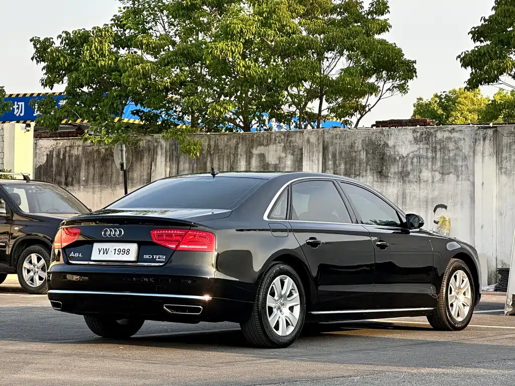 Audi A8 2015 — фото 6