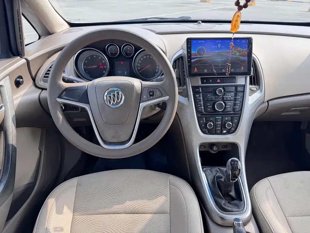 Buick Excelle 2014 — фото 10