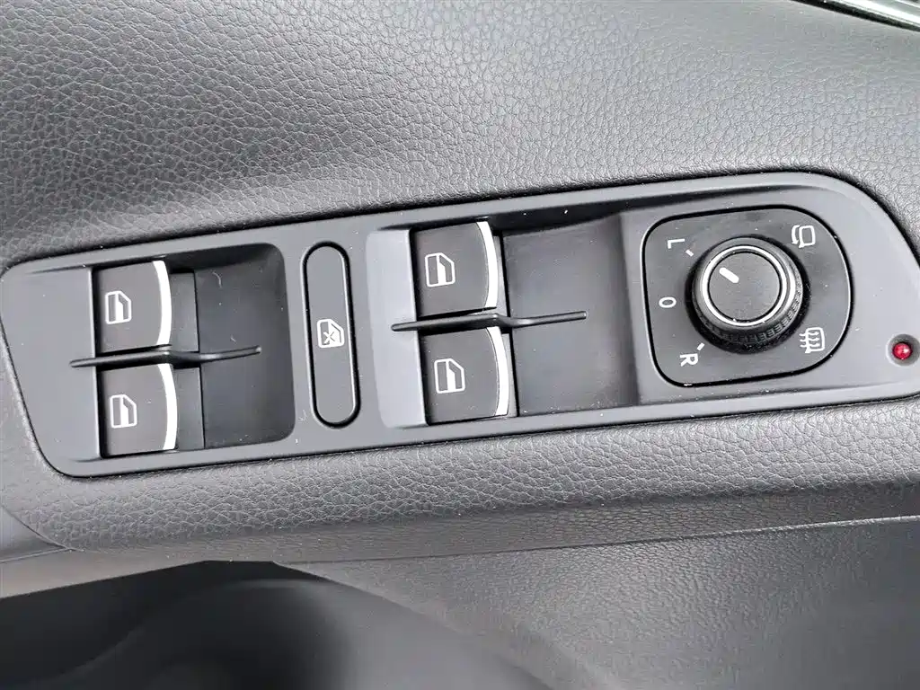 Volkswagen Tiguan 2015 — фото 9