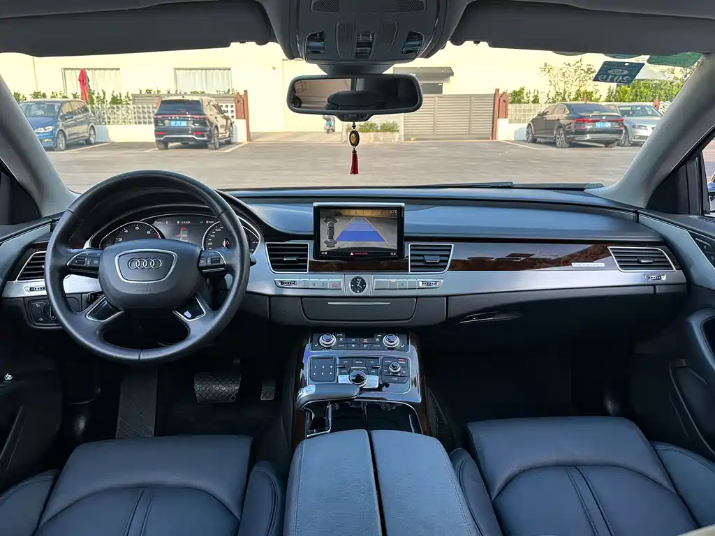 Audi A8 2015 — фото 27