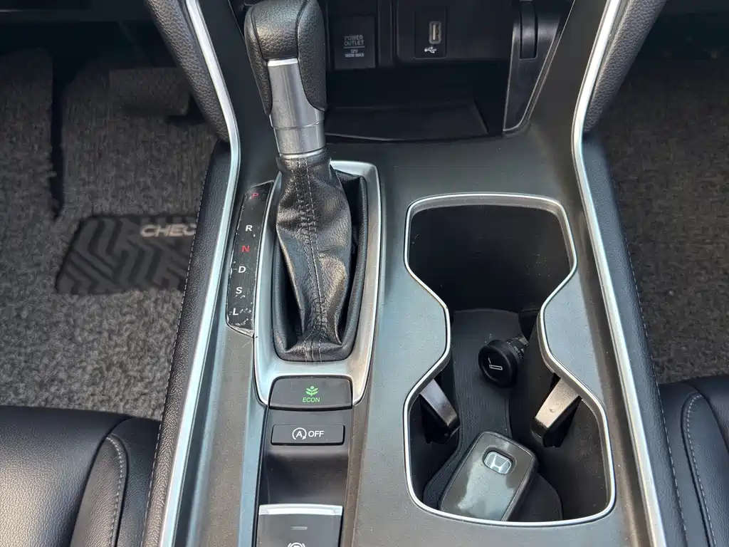 Honda Accord 2019 — фото 12