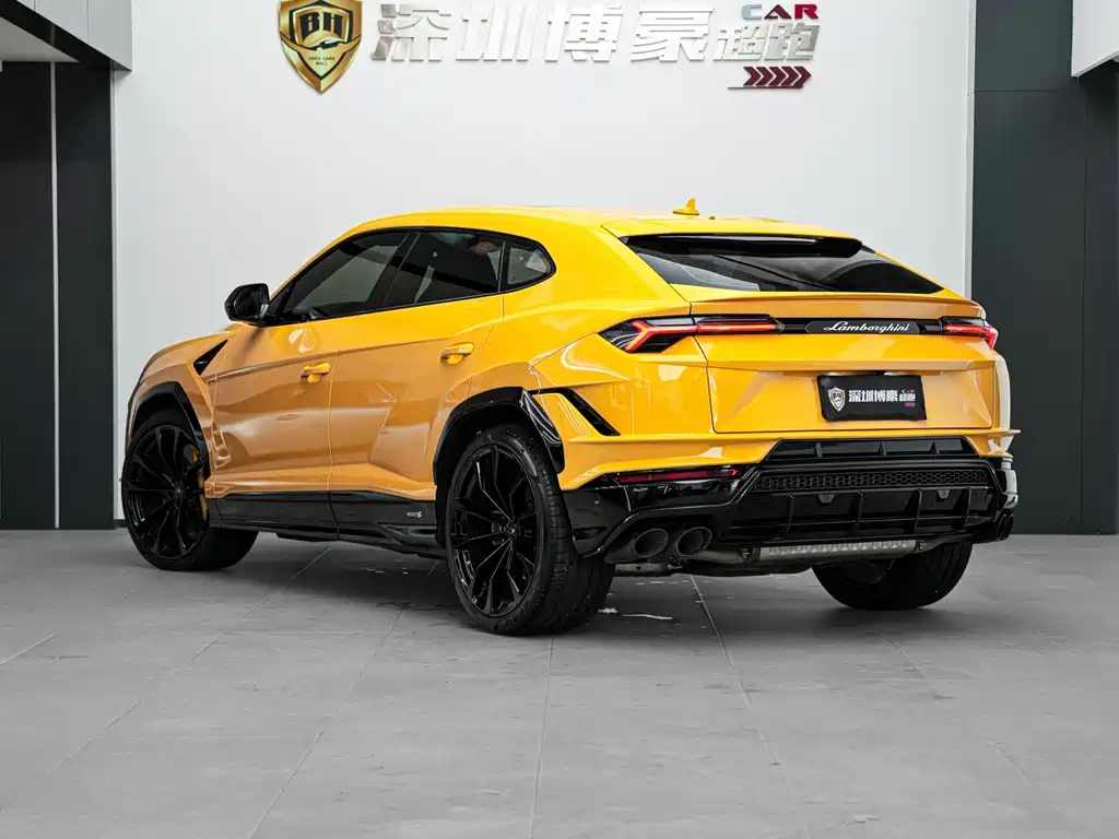 Lamborghini Urus 2023 — фото 9