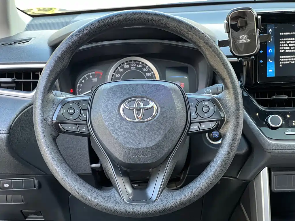 Toyota Corolla Cross 2023 — фото 7