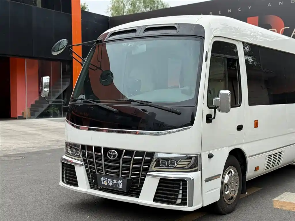 Toyota Coaster 2023 — фото 35