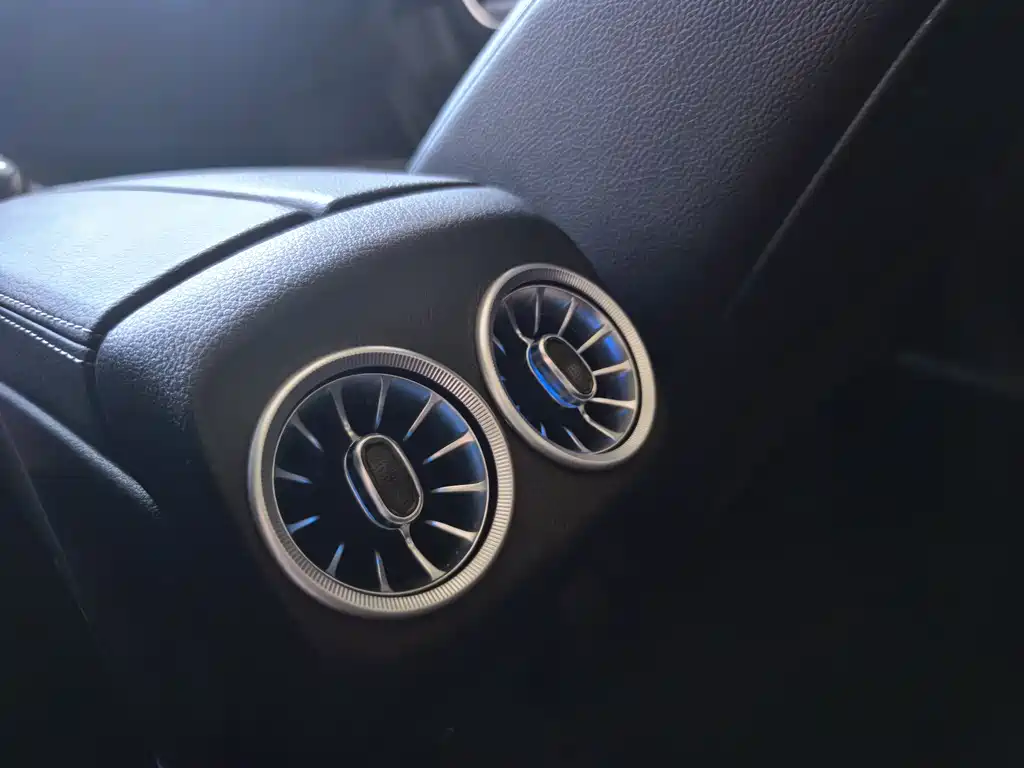 Mercedes-Benz A-Class 2022 — фото 11