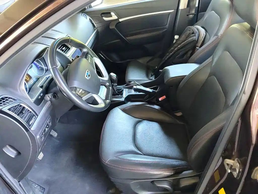 Geely Emgrand 2015 — фото 15