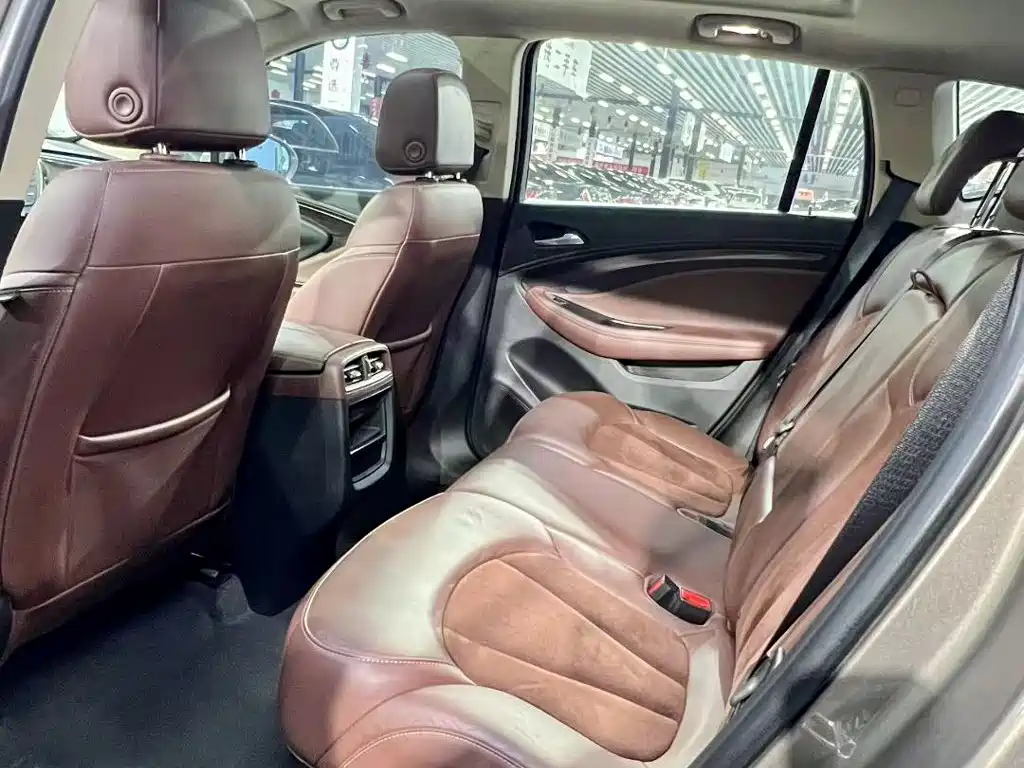 Buick Envision Plus 2017 — фото 16