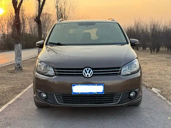 Volkswagen Touran 2011