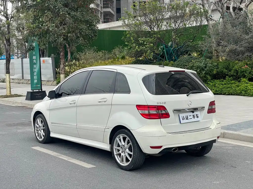 Mercedes-Benz B-Class 2011 — фото 10